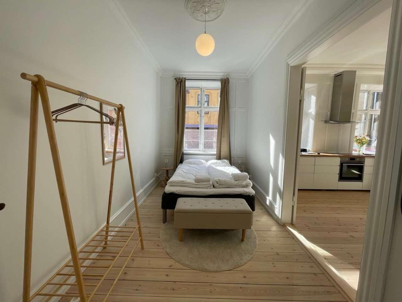 The Royale Retreat With 5 Bedrooms Lejlighed København